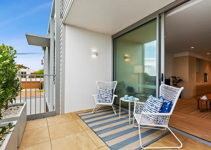 Terrace Getaway 250M To Beach Town Parking Onsite Included 12Pm Check Out
