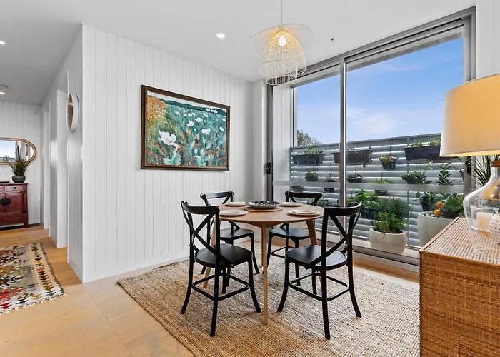 Terrace Getaway 250M To Beach Town Parking Onsite Included 12Pm Check Out