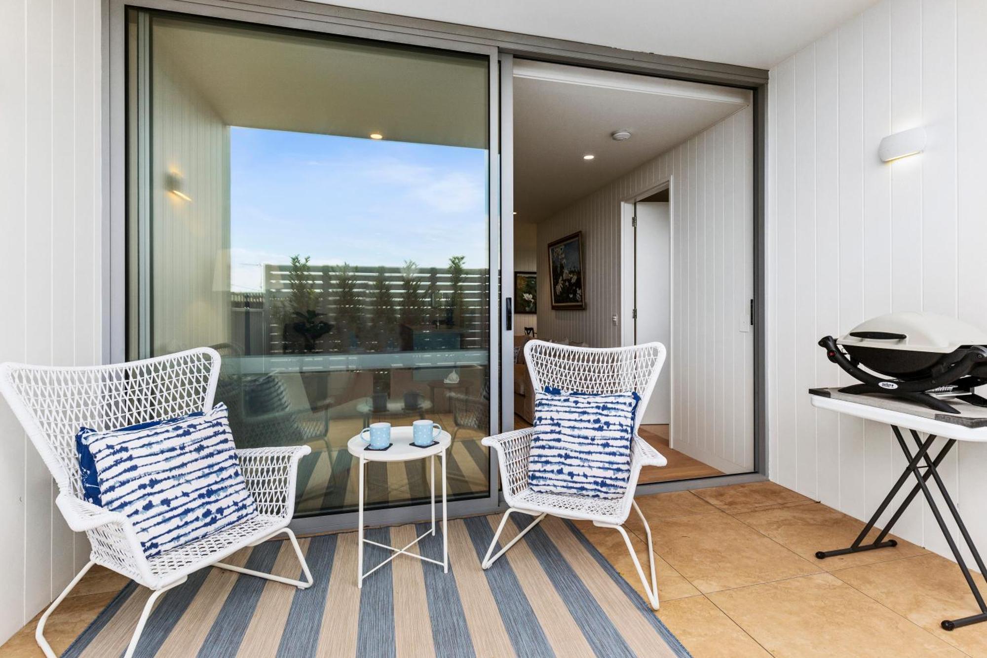Terrace Getaway 250m To Town Parking Onsite Included 12pm Check Out Apartment